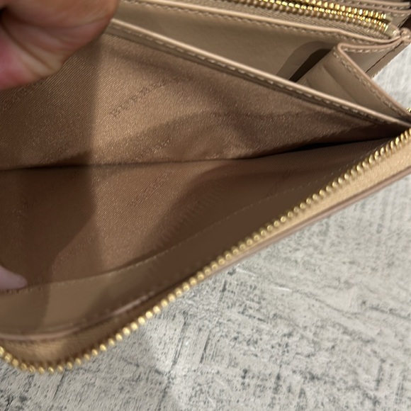 Burberry Wallet - Picture 9 of 10